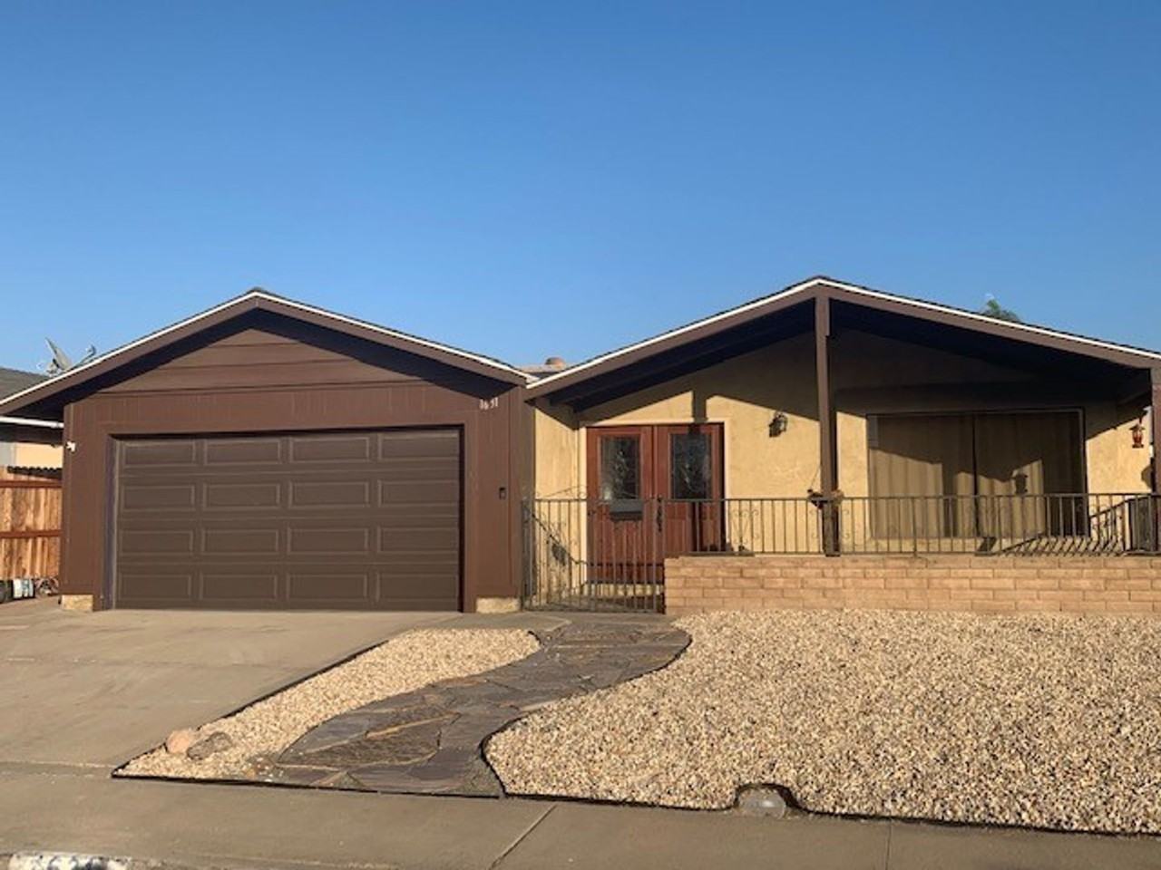 1631 Cochabamba St - Photo 2 of 40