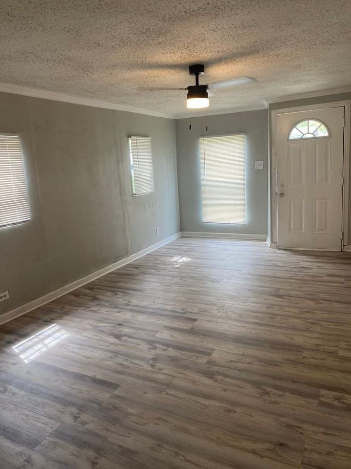 1612 Hill St - Photo 2 of 9