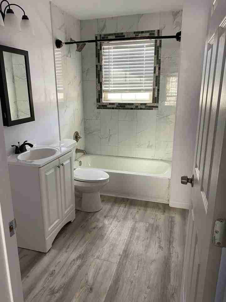 301 Edwards St - Photo 5 of 9