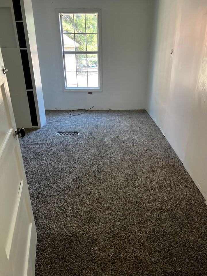 Elm St - Photo 4 of 10