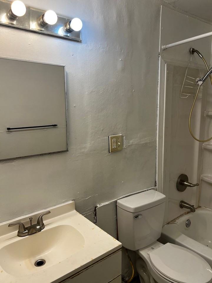 Elm St - Photo 5 of 10