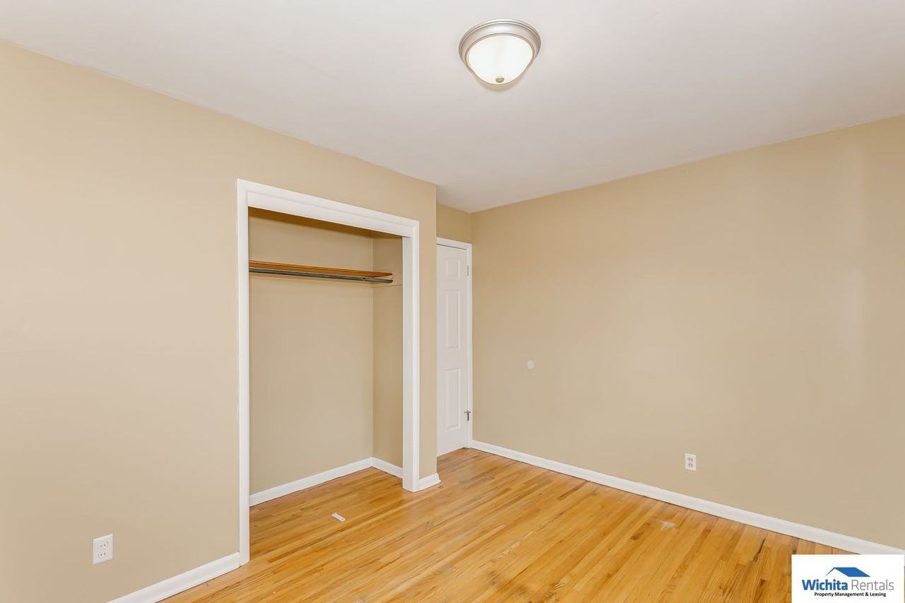 3357 W 1st St N - Photo 5 of 11