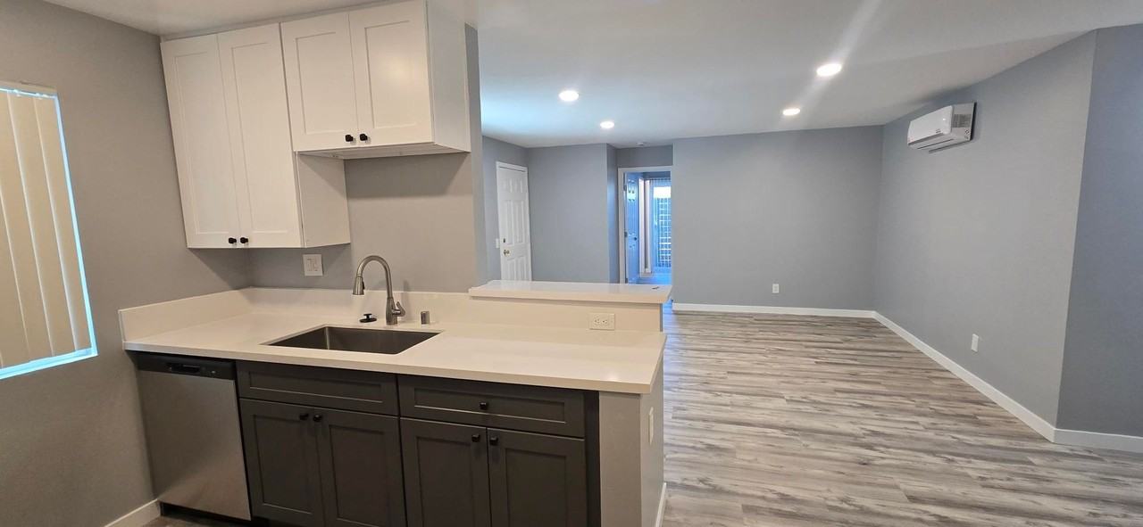 4517 30th Street - Photo 3 of 32