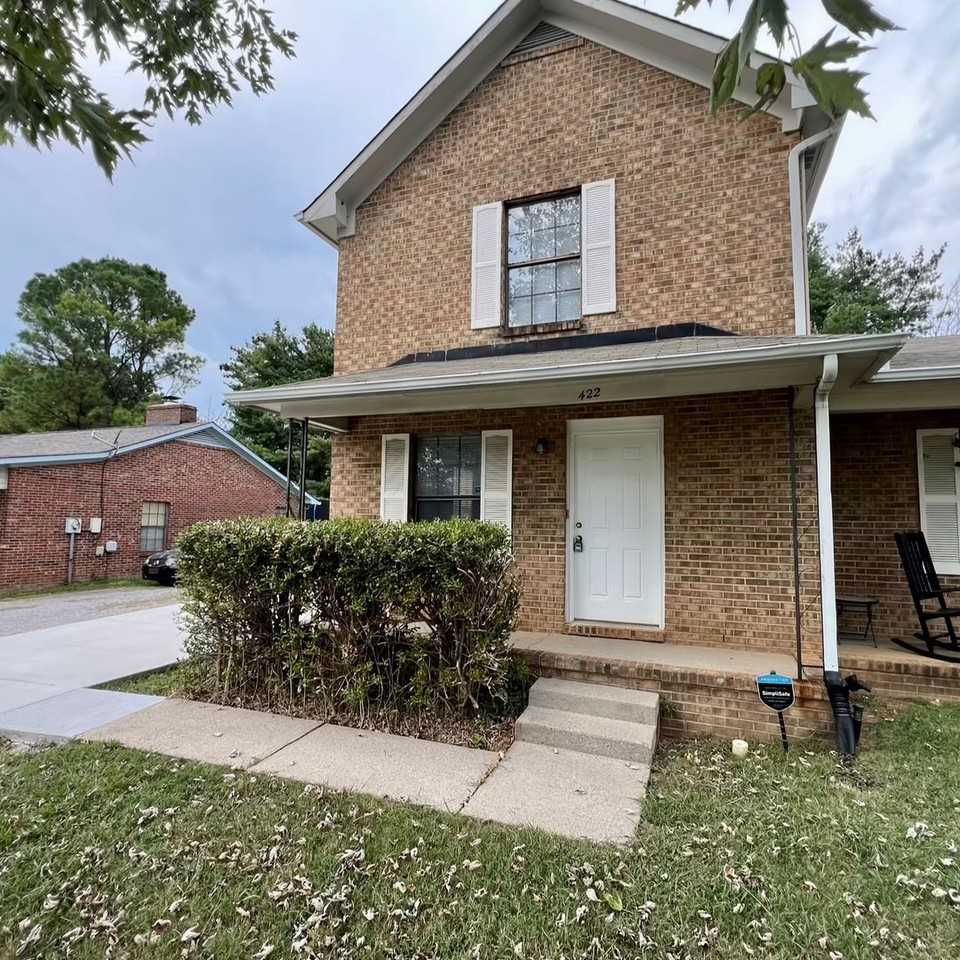 422 Lilly Lane - Photo 2 of 14