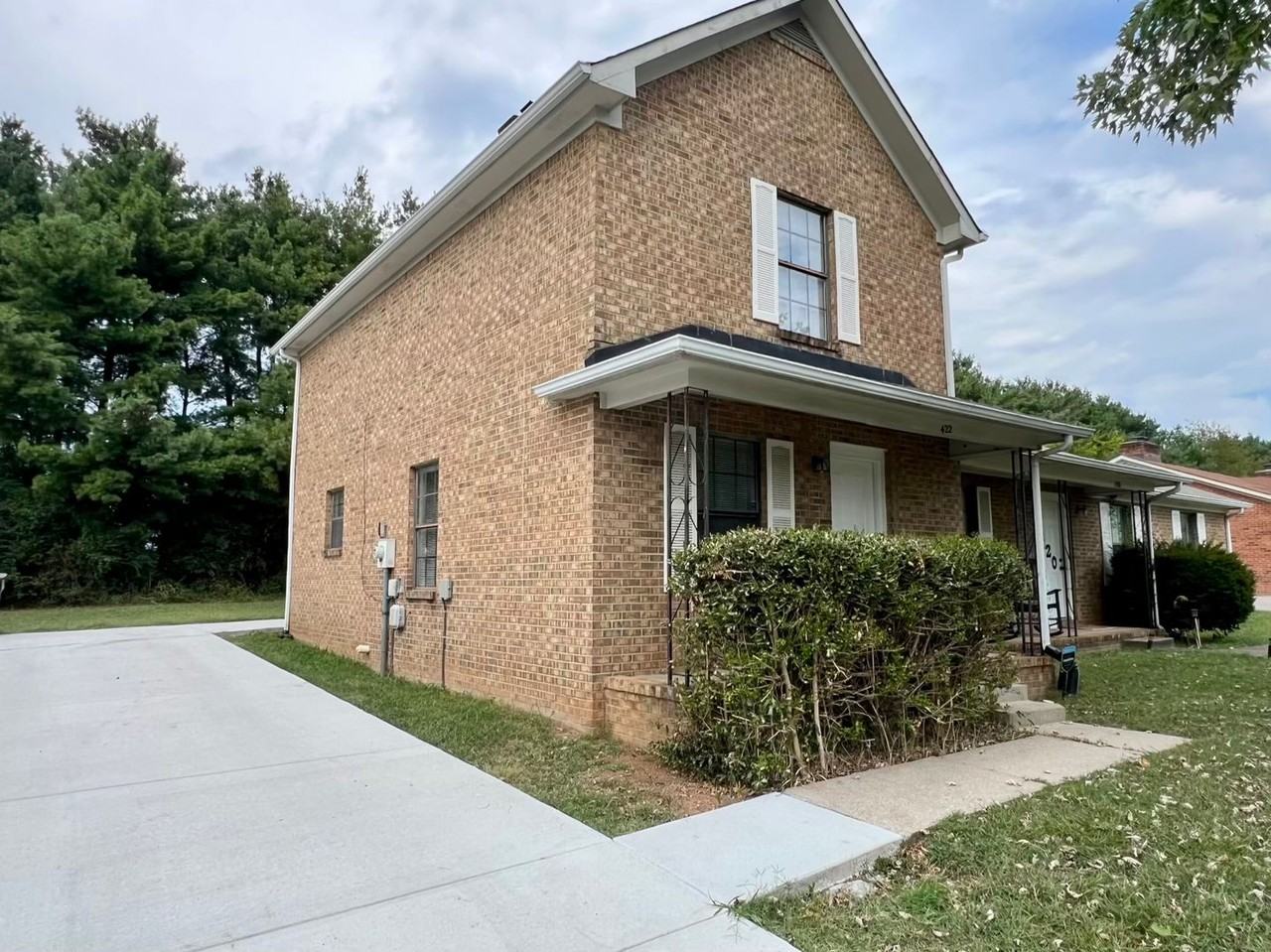 422 Lilly Lane - Photo 3 of 14