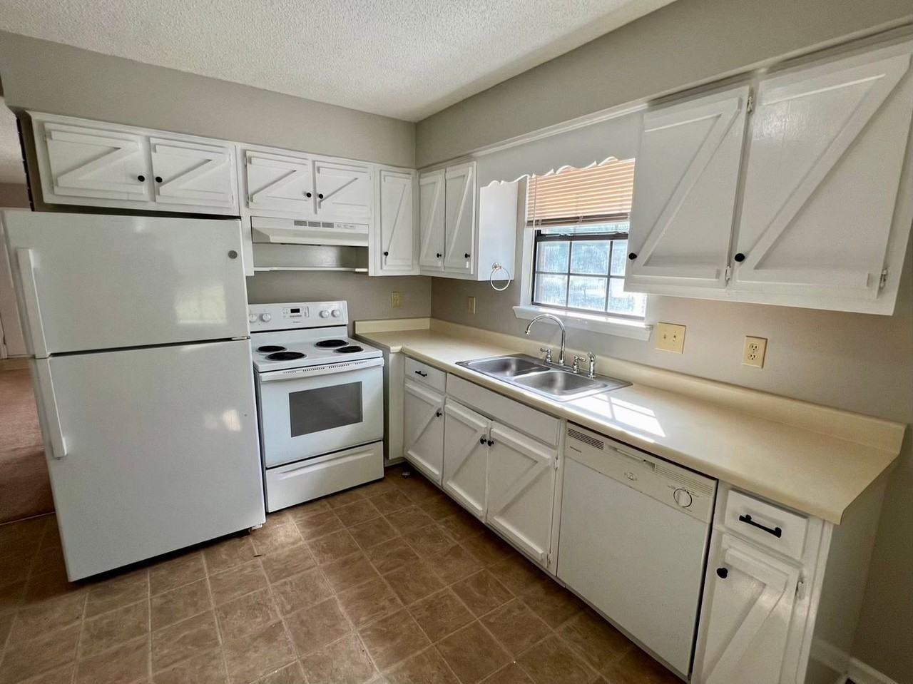 422 Lilly Lane - Photo 7 of 14