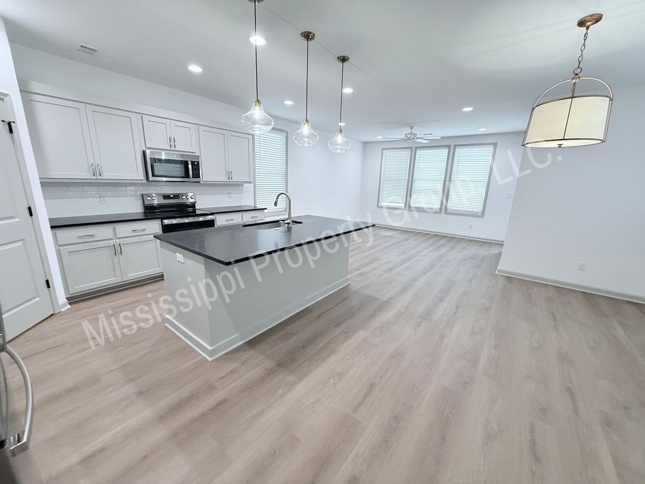 342 Sunflower Ln - Photo 3 of 27