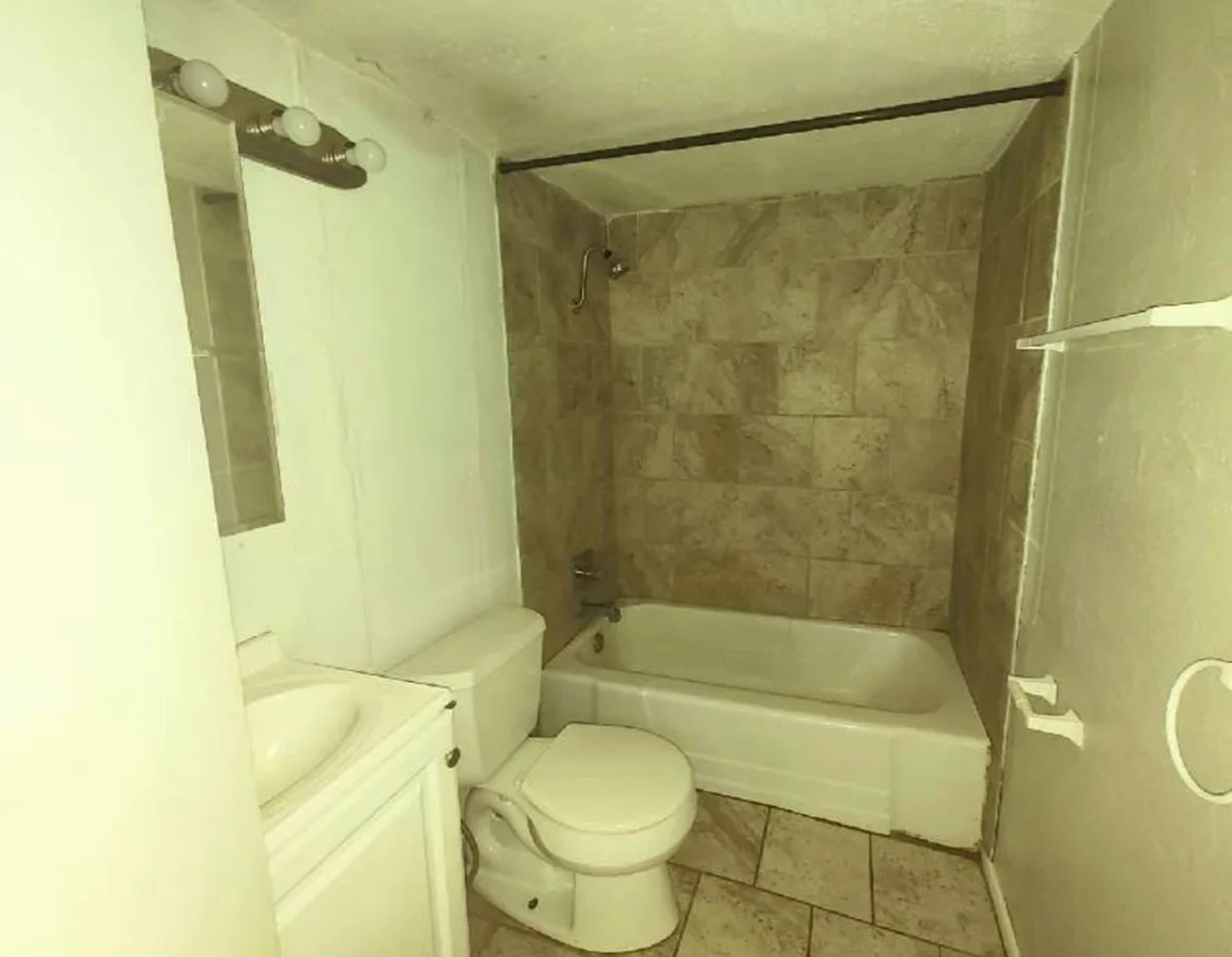 2608 Avenue V - Photo 5 of 5