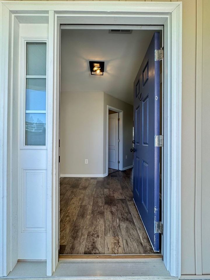 105 Bluebonnet Oak Court - Photo 2 of 29