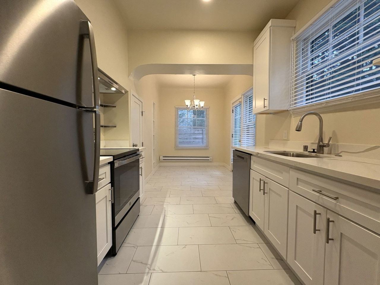 530 Webster St #10 - Photo 4 of 20