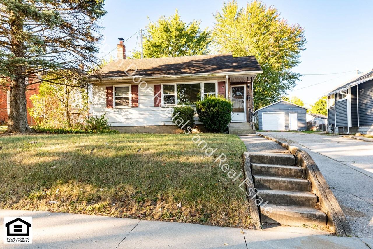 811 Goshen Ave - Photo 2 of 25