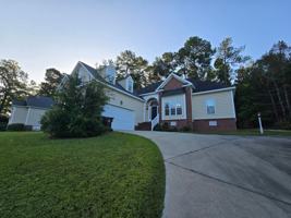 featured image of 2012 Beachwood Dr