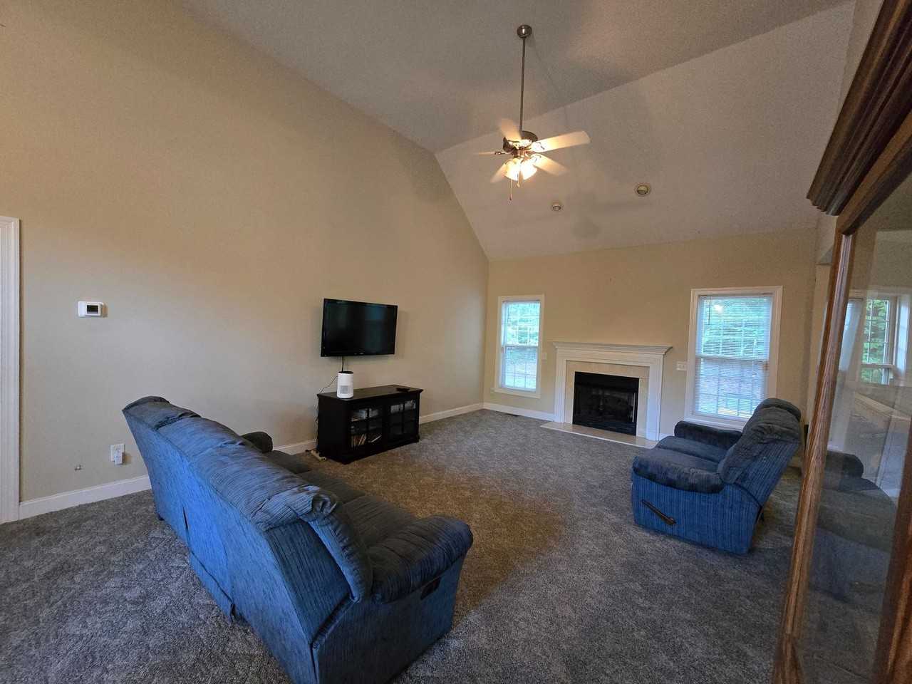 2012 Beachwood Dr - Photo 3 of 15