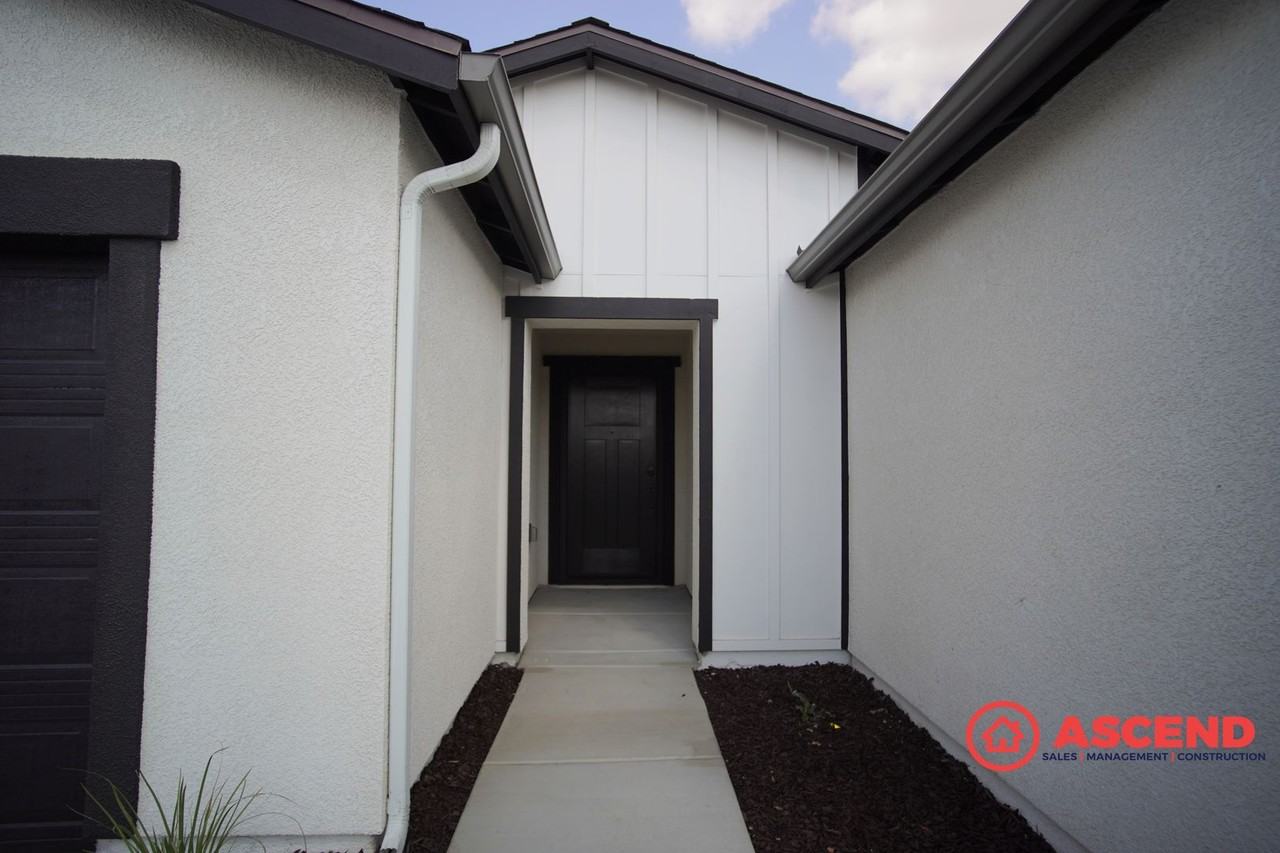 8322 Georgetown Dr - Photo 2 of 24