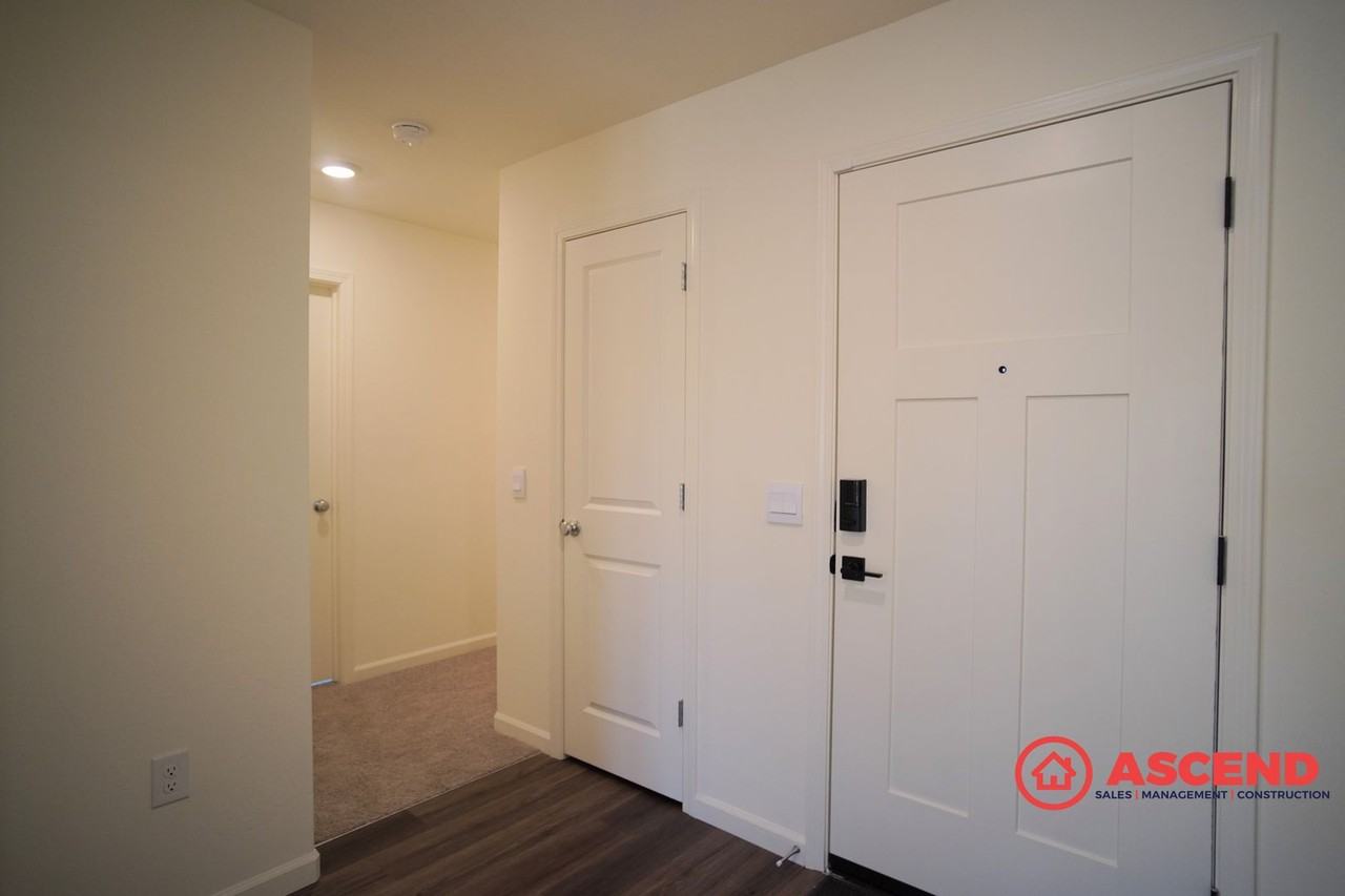 8322 Georgetown Dr - Photo 3 of 24