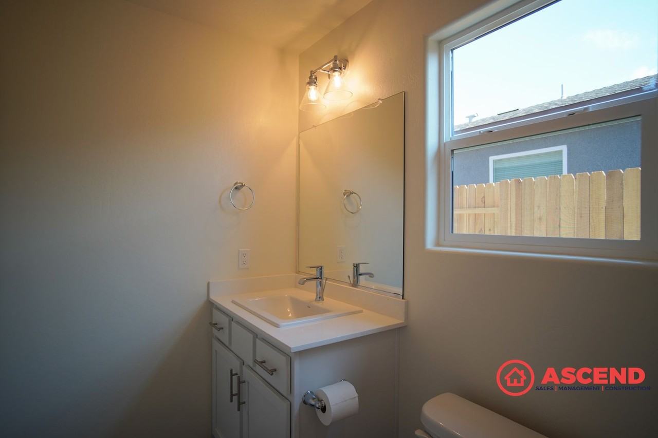 8322 Georgetown Dr - Photo 6 of 24