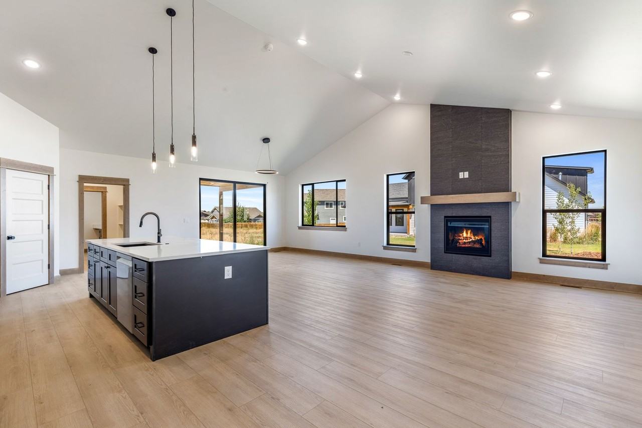 261 Noble Peak Dr - Photo 2 of 18