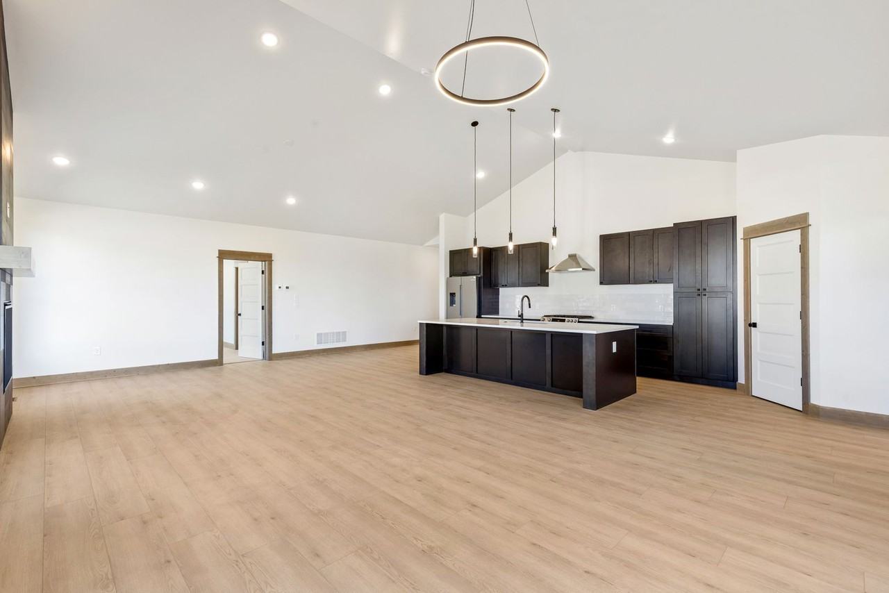 261 Noble Peak Dr - Photo 4 of 18