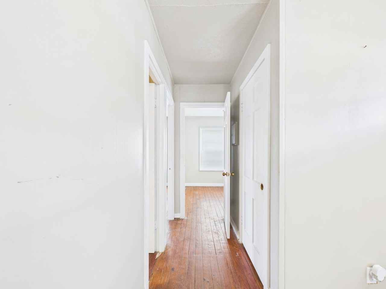 208 Myrtle Ave - Photo 5 of 22