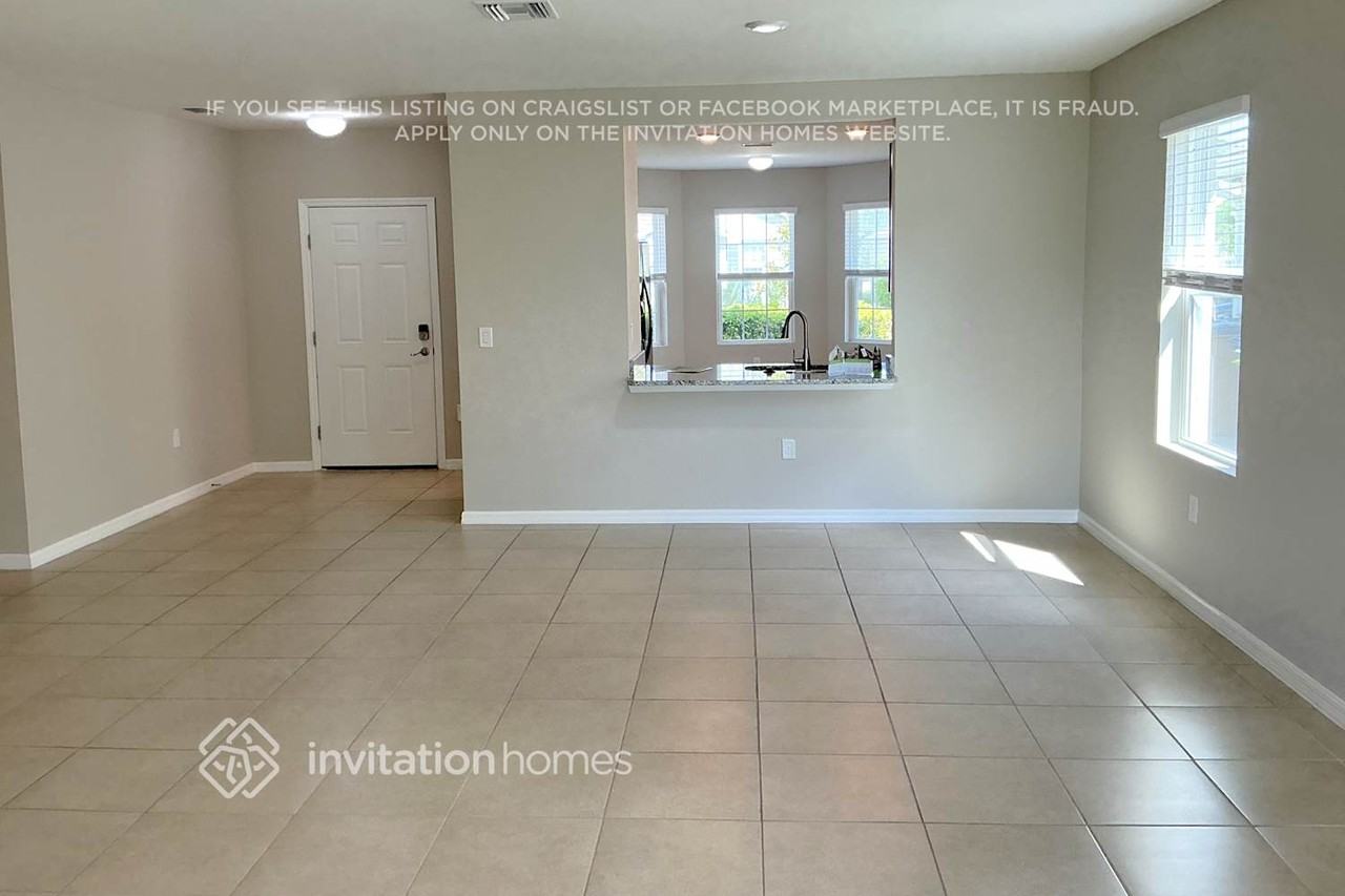 10292 Silver Pond Ln - Photo 3 of 15