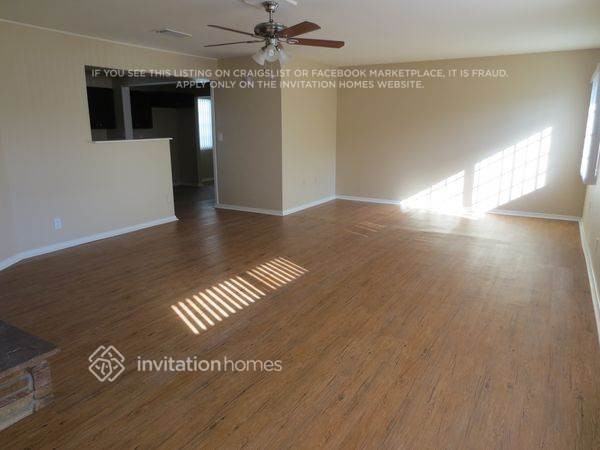 1172 Elm Ave - Photo 2 of 17