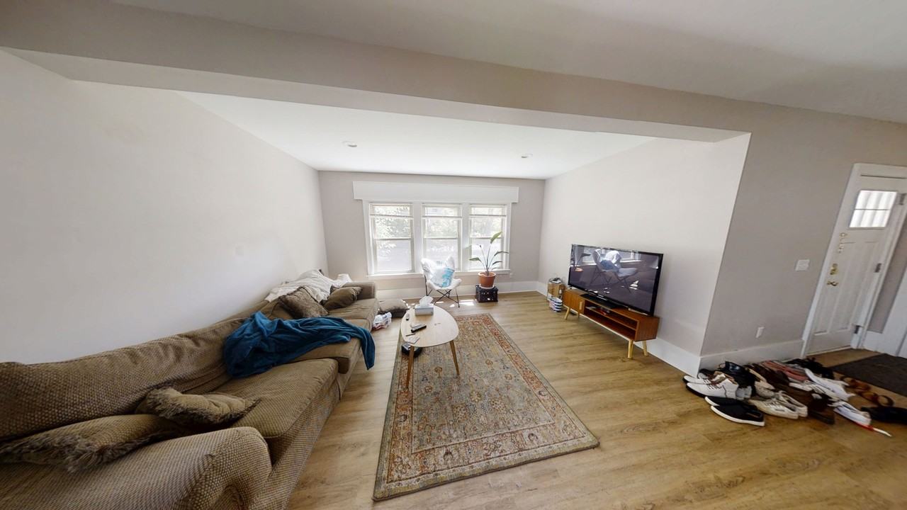 1102 S Forest - Photo 2 of 4