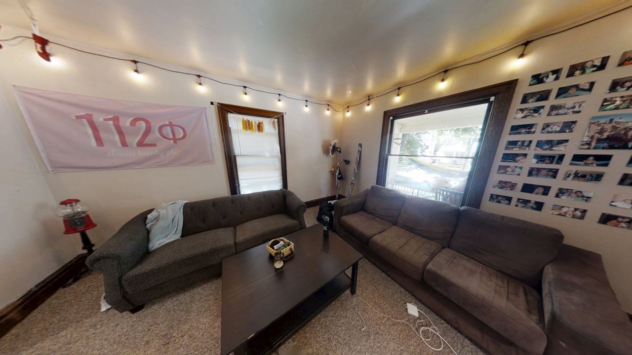 1123 Michigan - Photo 3 of 4