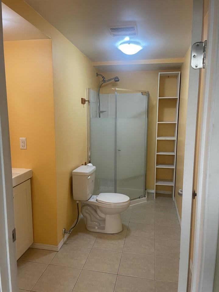 22 Hyland Crescent - Photo 3 of 5