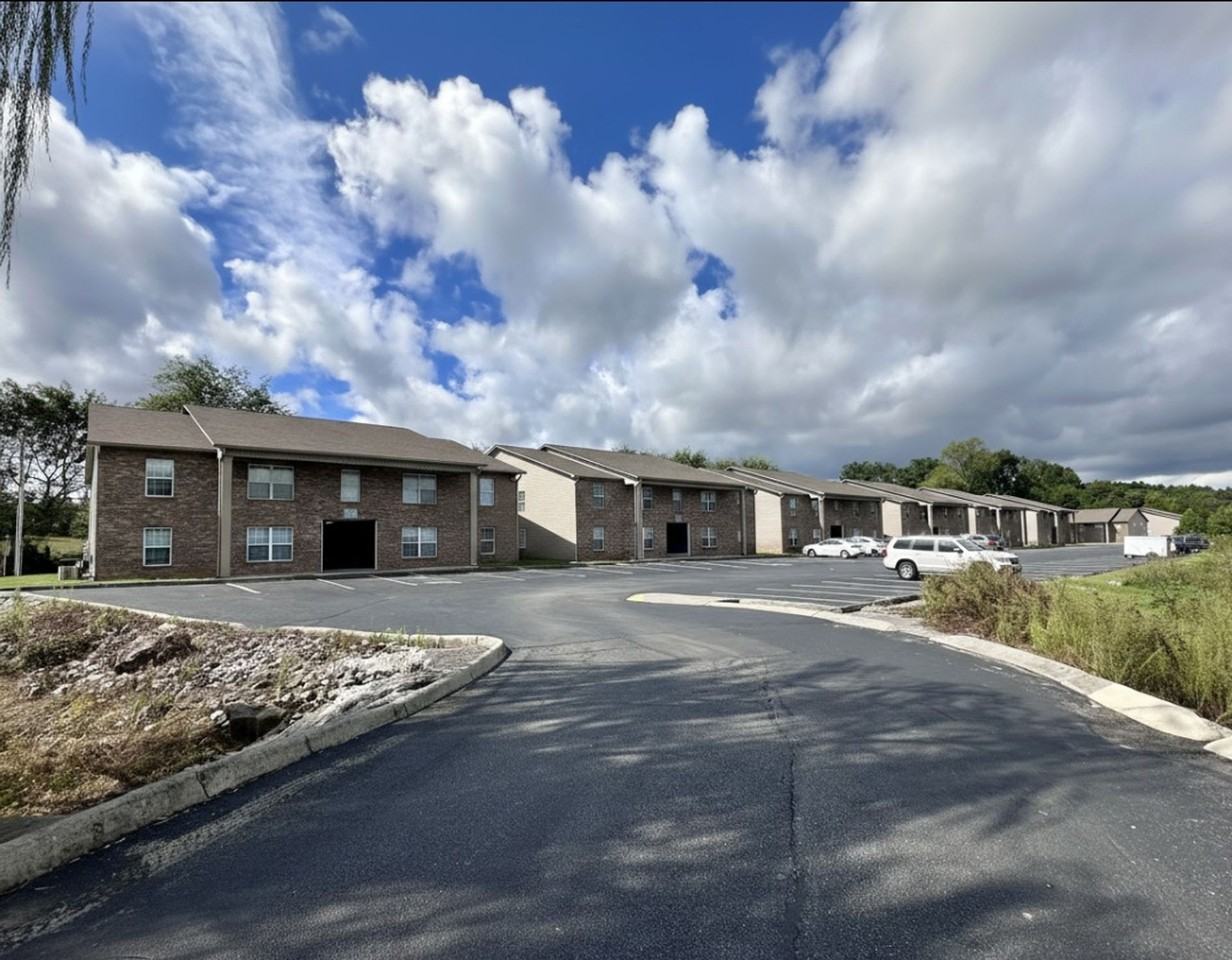 Rand at Forest Hill - Photo 2 of 50