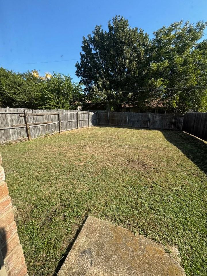 Various - Photo 7 of 19