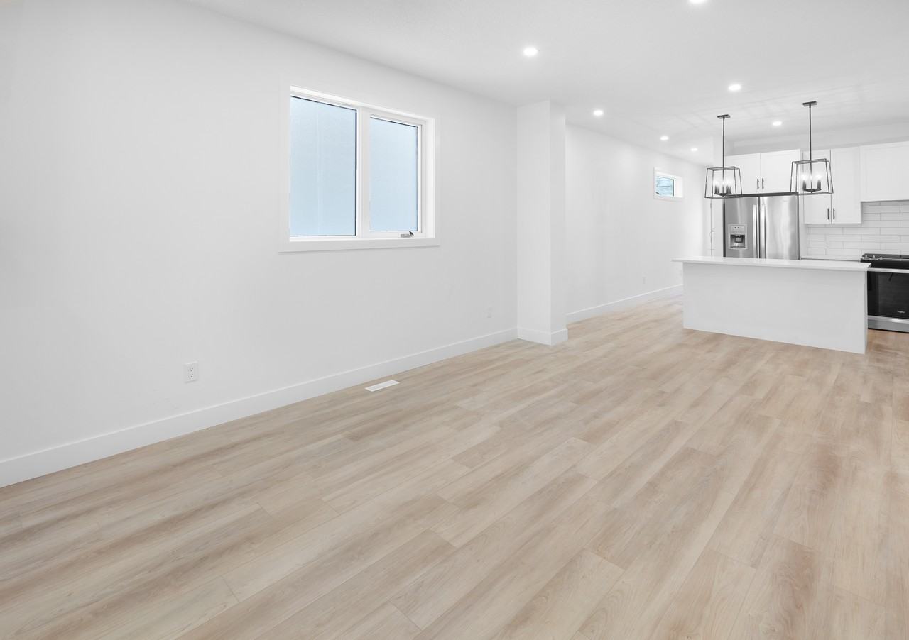 10975 10975 130 Street - 10975 MAIN #10975MAIN - Photo 4 of 31