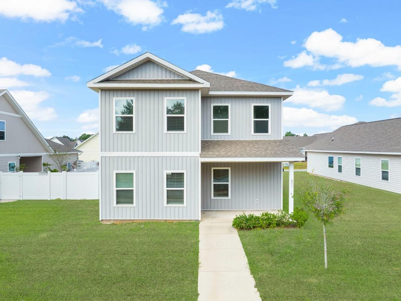 231 Staggerbush St - Photo 2 of 11