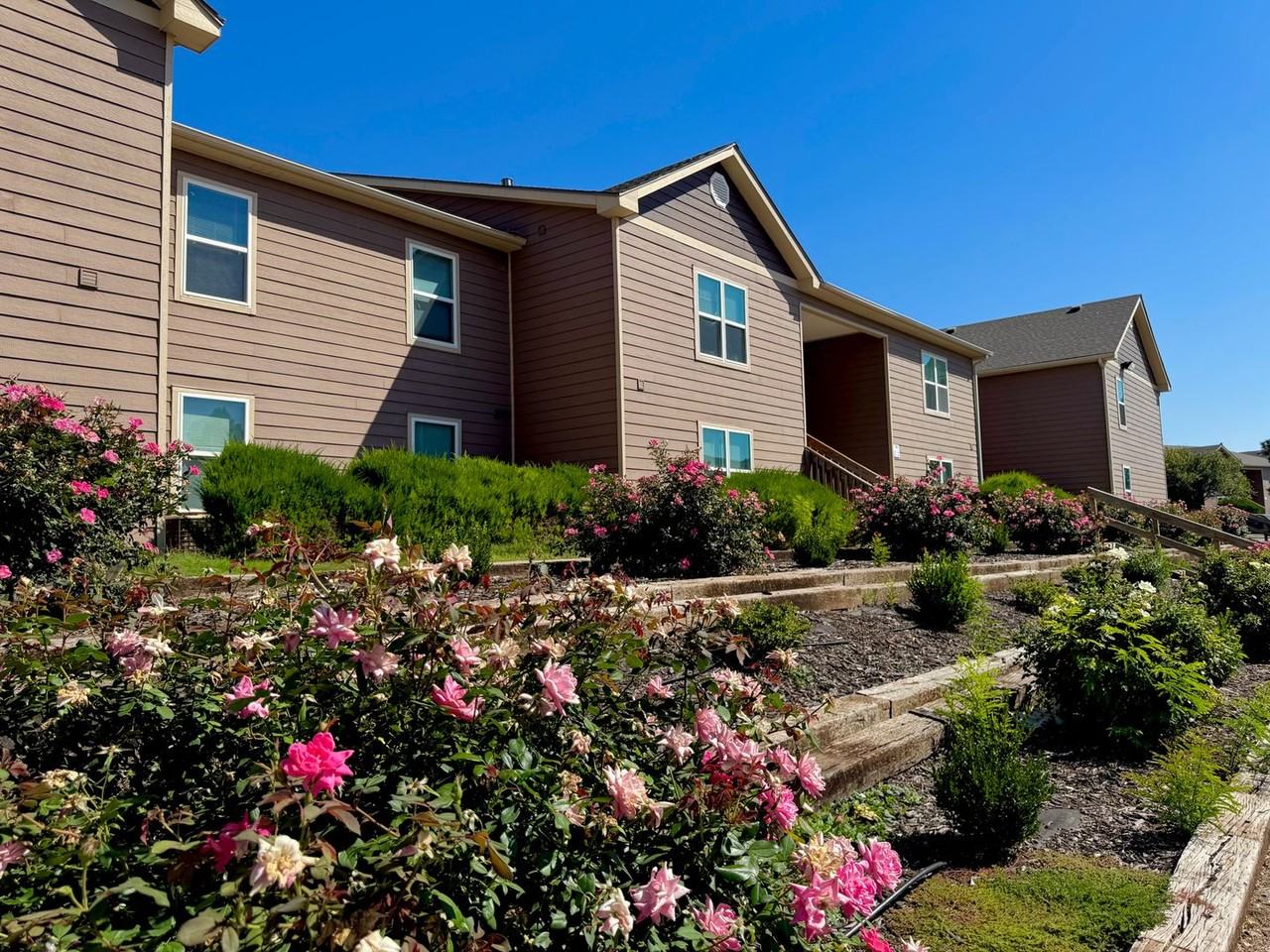 Sundance Apartments - Photo 4 of 4