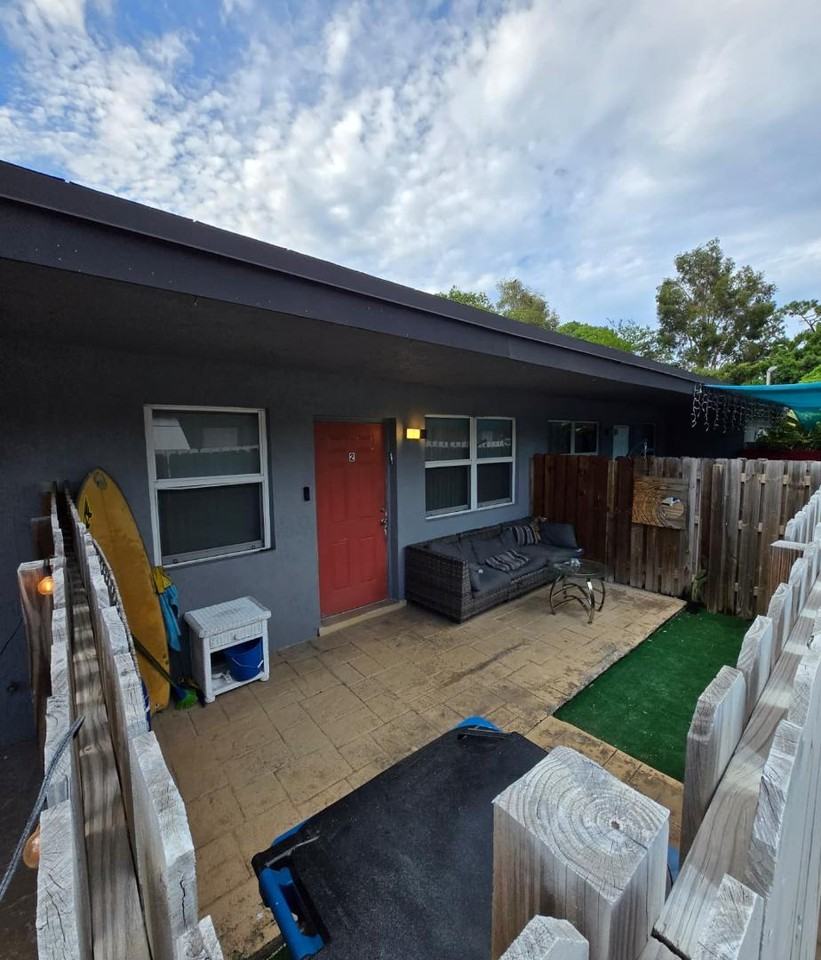 1204 Ne 5th Ter - Photo 2 of 18