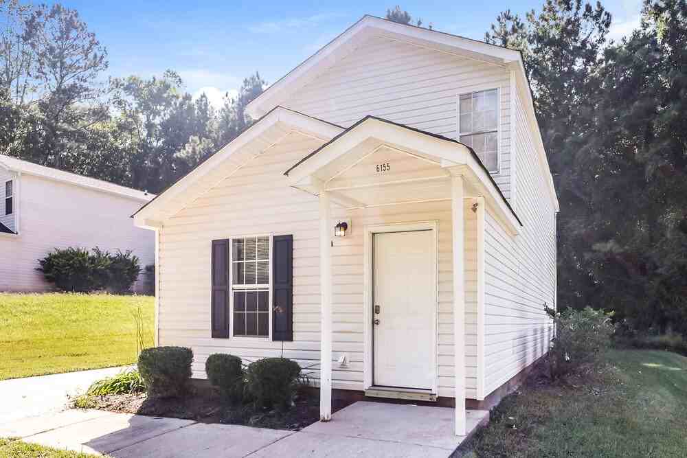 6155 Forrest Ave - Photo 4 of 17