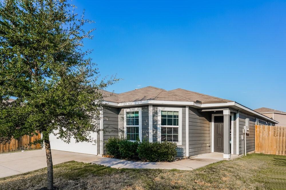 27049 Leonardo Dr - Photo 3 of 16