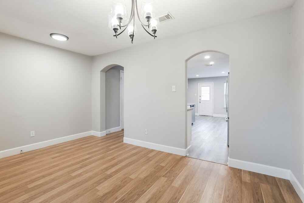 8715 Sunset Pond Dr - Photo 6 of 17