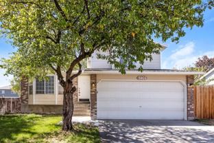 5902 S Woodview Dr - Photo 1 of 1