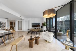 featured image of SE 7th St & S Miami Ave