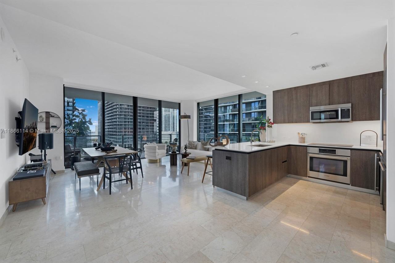 SE 7th St & S Miami Ave - Photo 3 of 15