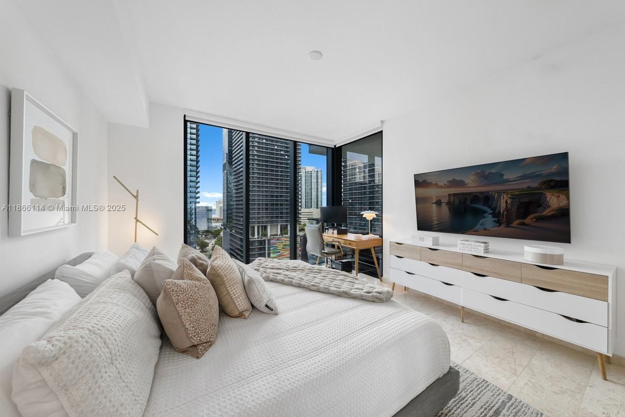 SE 7th St & S Miami Ave - Photo 6 of 15