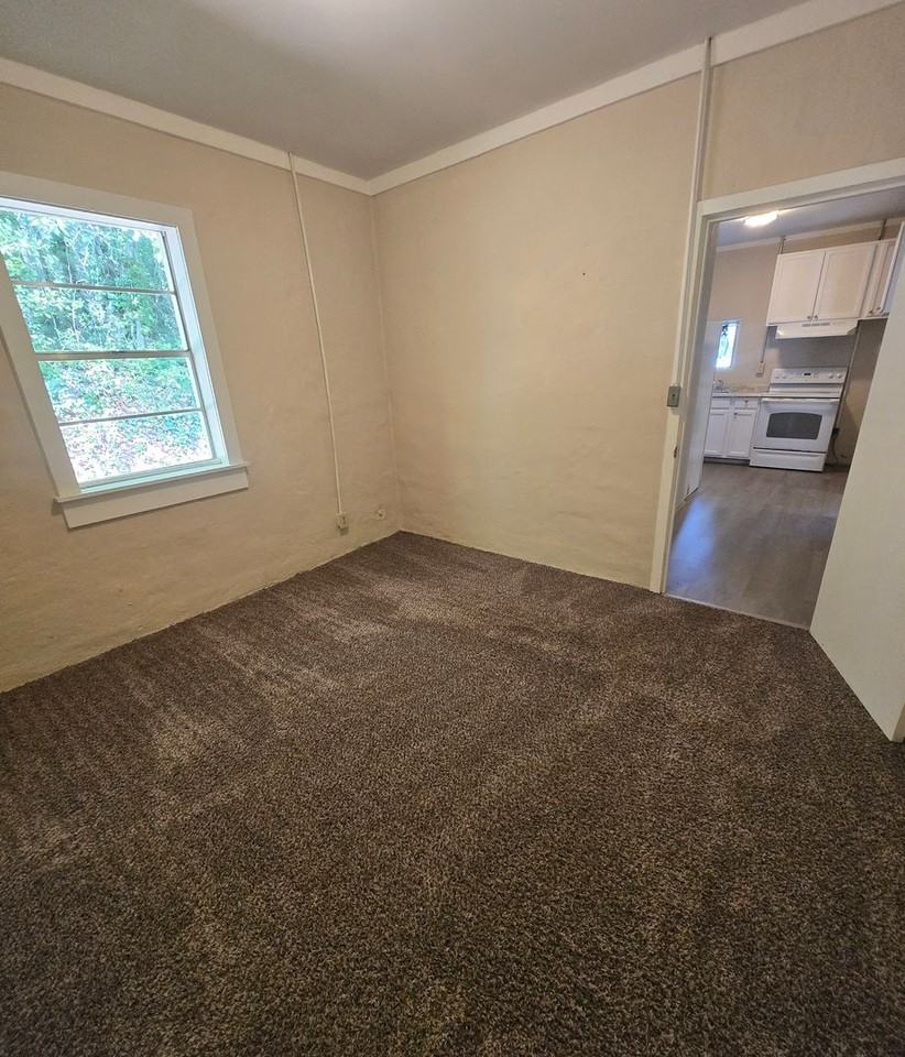 Hamm St - Photo 2 of 23