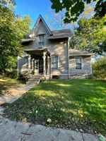 featured image of 321 E Cross St