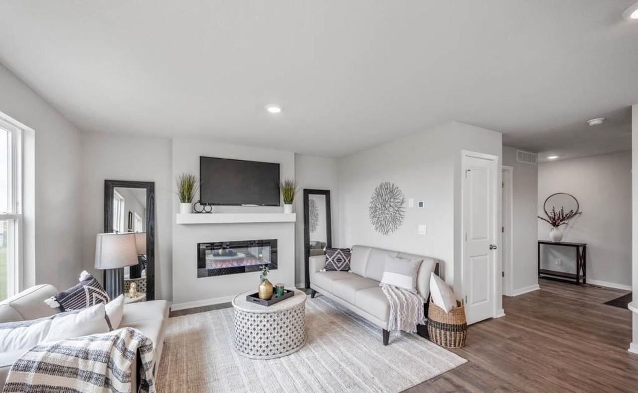 10809 S 178th Ave - Photo 3 of 17