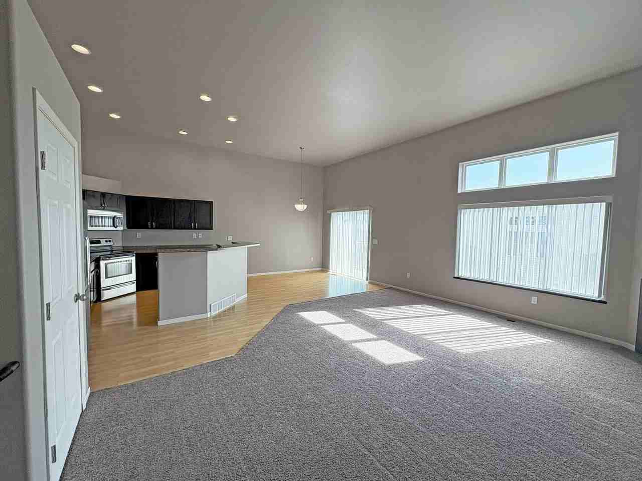 Stonebridge Town Homes - Photo 3 of 20