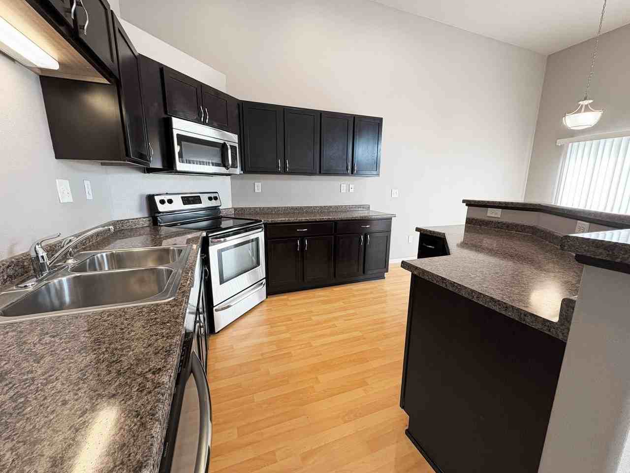 Stonebridge Town Homes - Photo 4 of 20