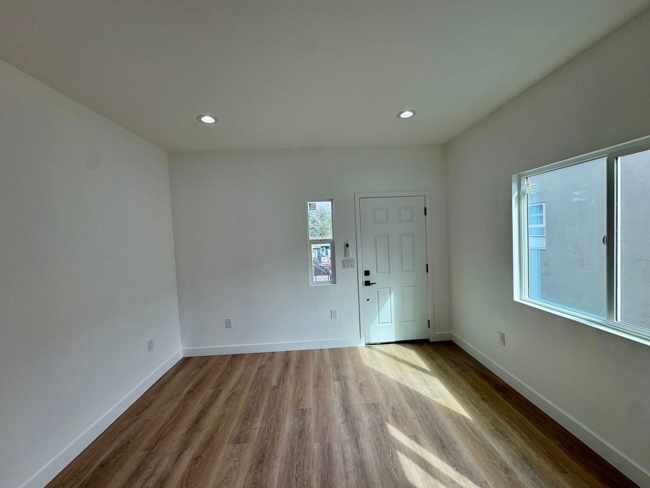 2264 San Anseline Ave - Photo 5 of 21