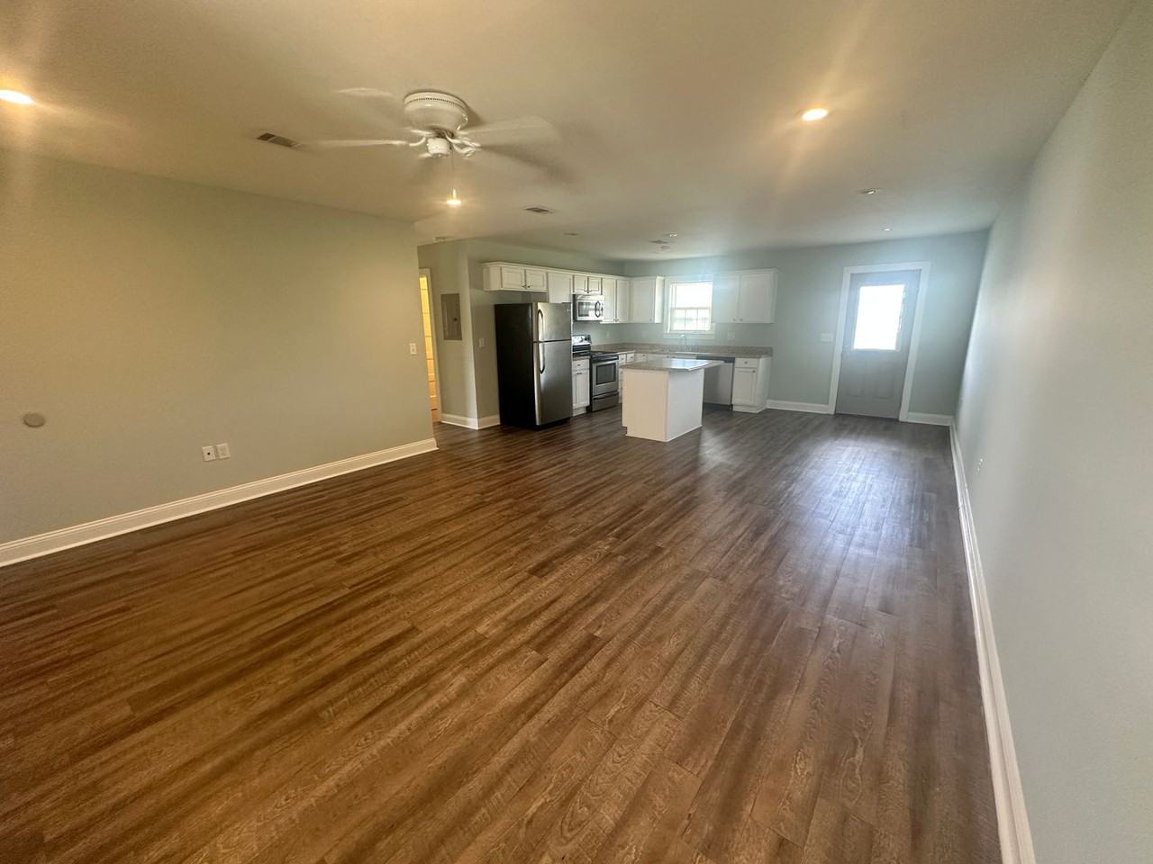 440 440 W. Stanfill St. * - 938 - B3 #B3 - Photo 3 of 23