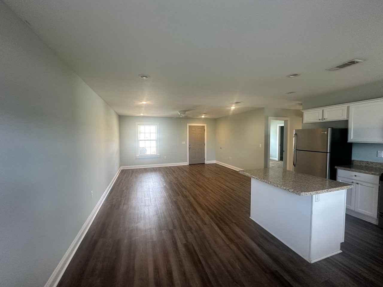 440 440 W. Stanfill St. * - 938 - B3 #B3 - Photo 4 of 23