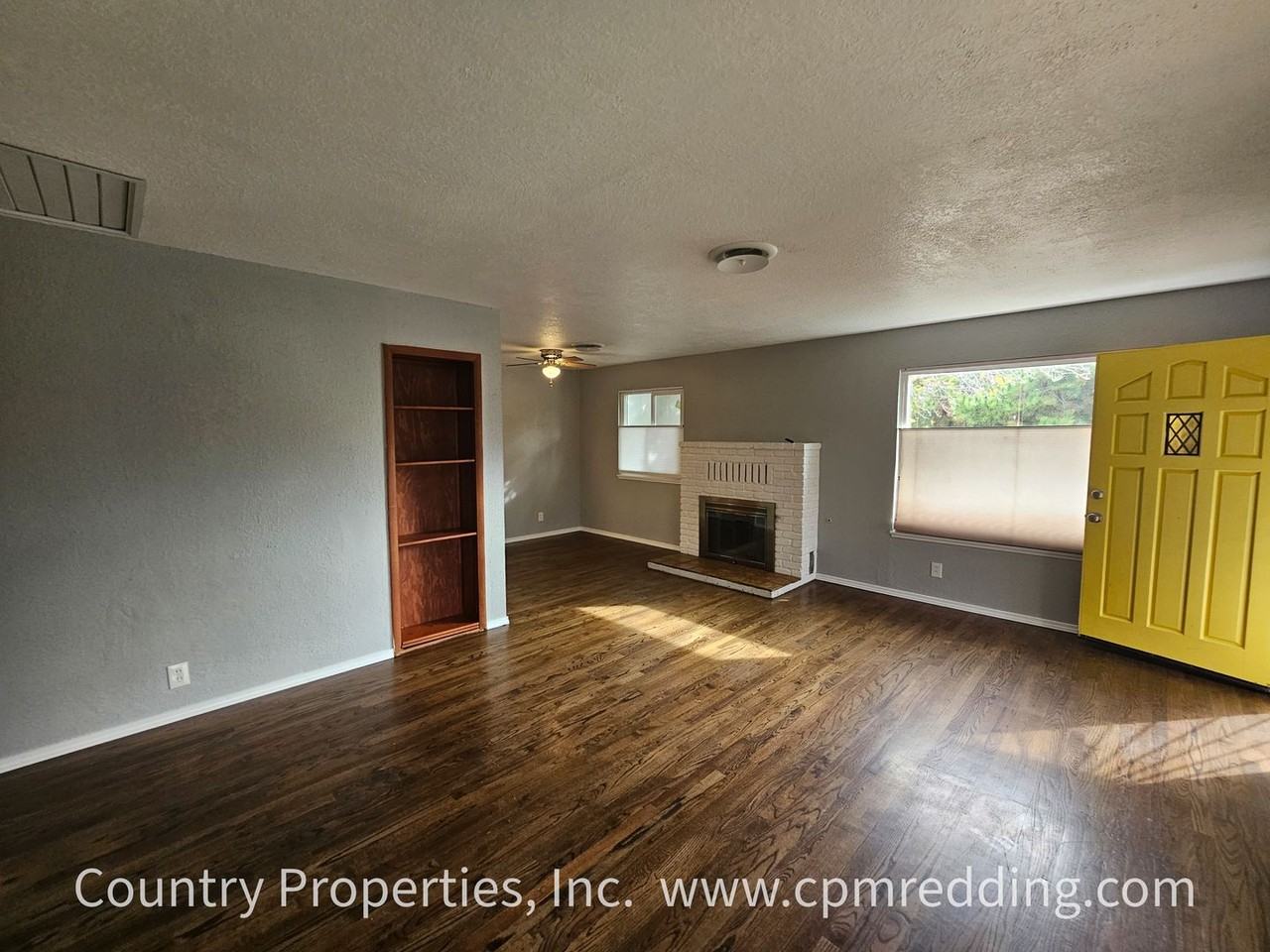 2090 Athens Ave - Photo 3 of 21